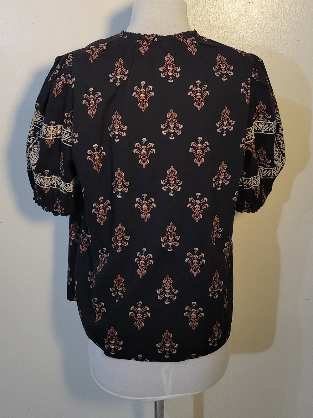 Knox Rose (Women's S) Black Floral Crew neck Embroidered Puff Sleeves Cotton Top - Picture 5 of 9